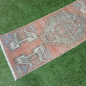 Small Handmade Turkish Wool Rug: Vintage Doormat (1&#39;1x3&#39;1 ft)