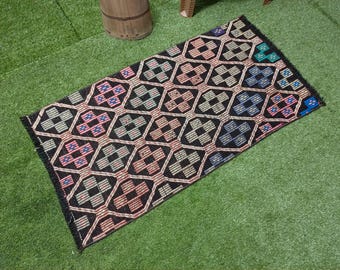 Vintage Handmade Turkish Oushak Rug Runner: Wool Kilim (2'3x4'3 ft)