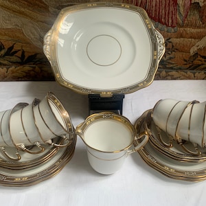 Vintage Roslyn China Tea Set, Roslyn White & Gold Tea Set, Vintage Roslyn 20 Pce Tea Set 2955