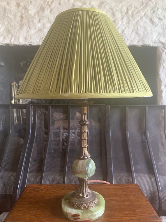 Afstudeeralbum Uitgaan van Postbode Vintage groene marmeren en vergulde metalen lamp marmeren - Etsy België