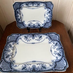 Antik F&Sons blåvitt porslin, F Sons Burslem "Bute" mönster blåvitt porslin, Antik blåvitt porslinsfat