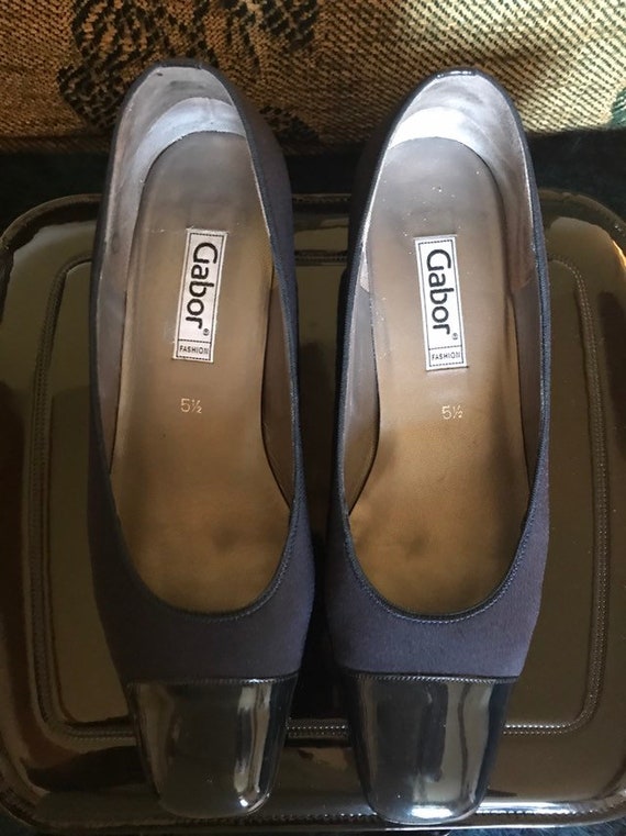 gabor navy pumps