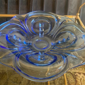 Vintage Art Deco Blu Glass Footed Bowl, Art Deco Blue Glass Centrepiece Bowl, Vintage Art Deco Blue Glass Display Bowl, Blue Glass Dish