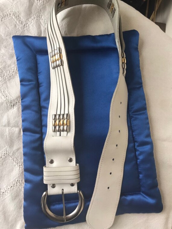 Vintage White Leather and Metal Belt. - Etsy display picture 1