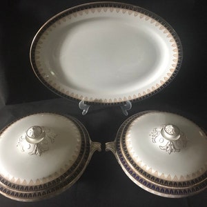 Vintage Paar Porzellan Tureens und große Platte
