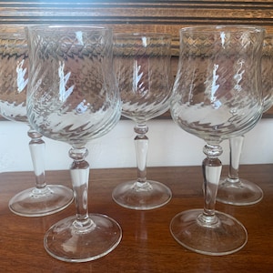 Vintage Luminarc French Wine Glasses, Luminarc Wine Glasses, Large Vintage Luminarc Wine Glasses, Vintage French Wine Glasses