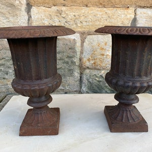 urns
