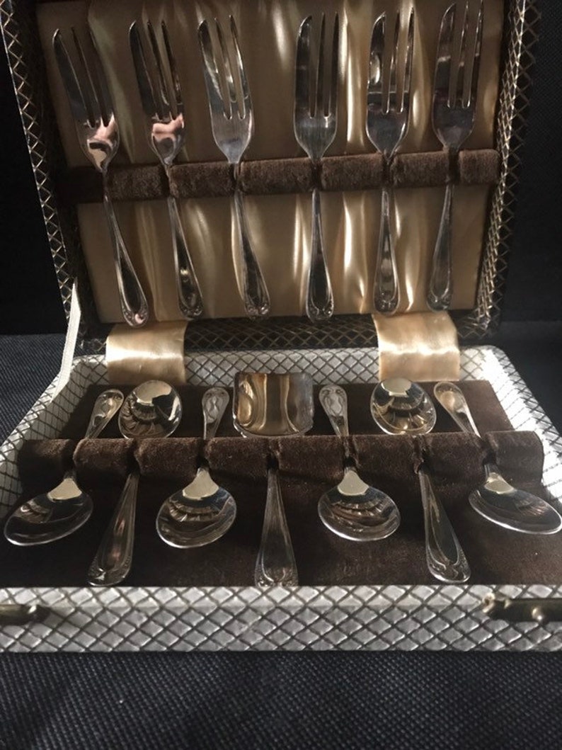 Vintage Silver Plated Spoons And Forks Set Epns