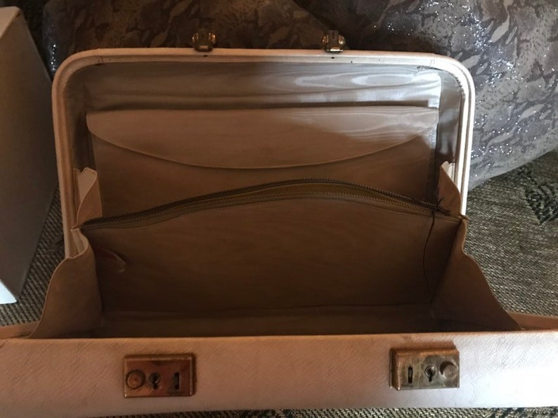 Vintage Revelation Leather Vanity Case