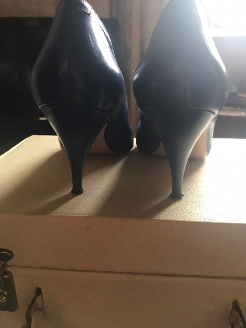 royal blue court heels
