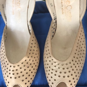 vintage Roland Cartier Crème Cuir Peep-toe Chaussures, Stilettos, Pompes, Slip Ons.