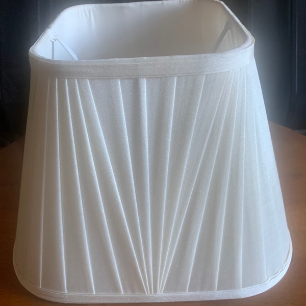 Vintage Pleated Silk Effect Lampshade, Winter White Silk Lampshade, Pleated Silk Lampshade, Vintage Pleated Silk Lampshade, Vintage Lamp
