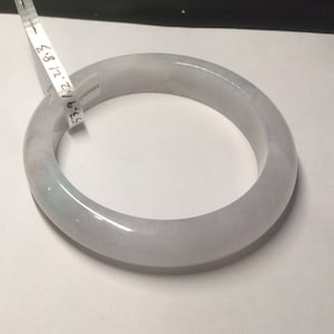 53,4 mm 100% natürliche zertifizierte hellgrüne/weiß/hell lila Jadeit Jade Armreif A72-0984