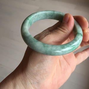 56 mm 100%天然タイプA サニーグリーン ジェダイト 翡翠 バングル BM97