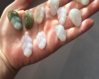 100%天然タイプA、氷のような水のような白紫緑の翡翠の葉ペンダント