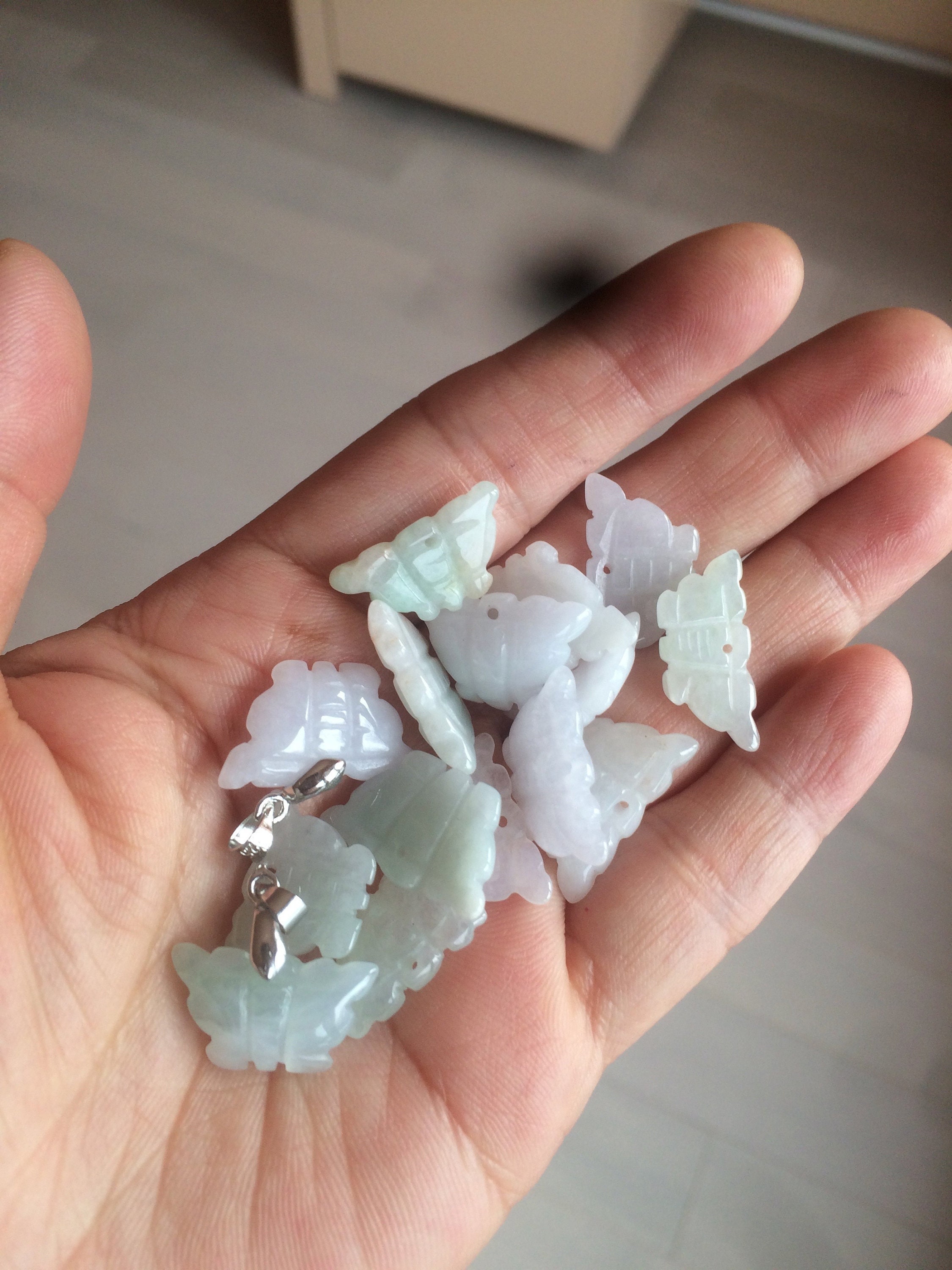 100%天然タイプA、氷のような水のようなライトグリーン、パープル