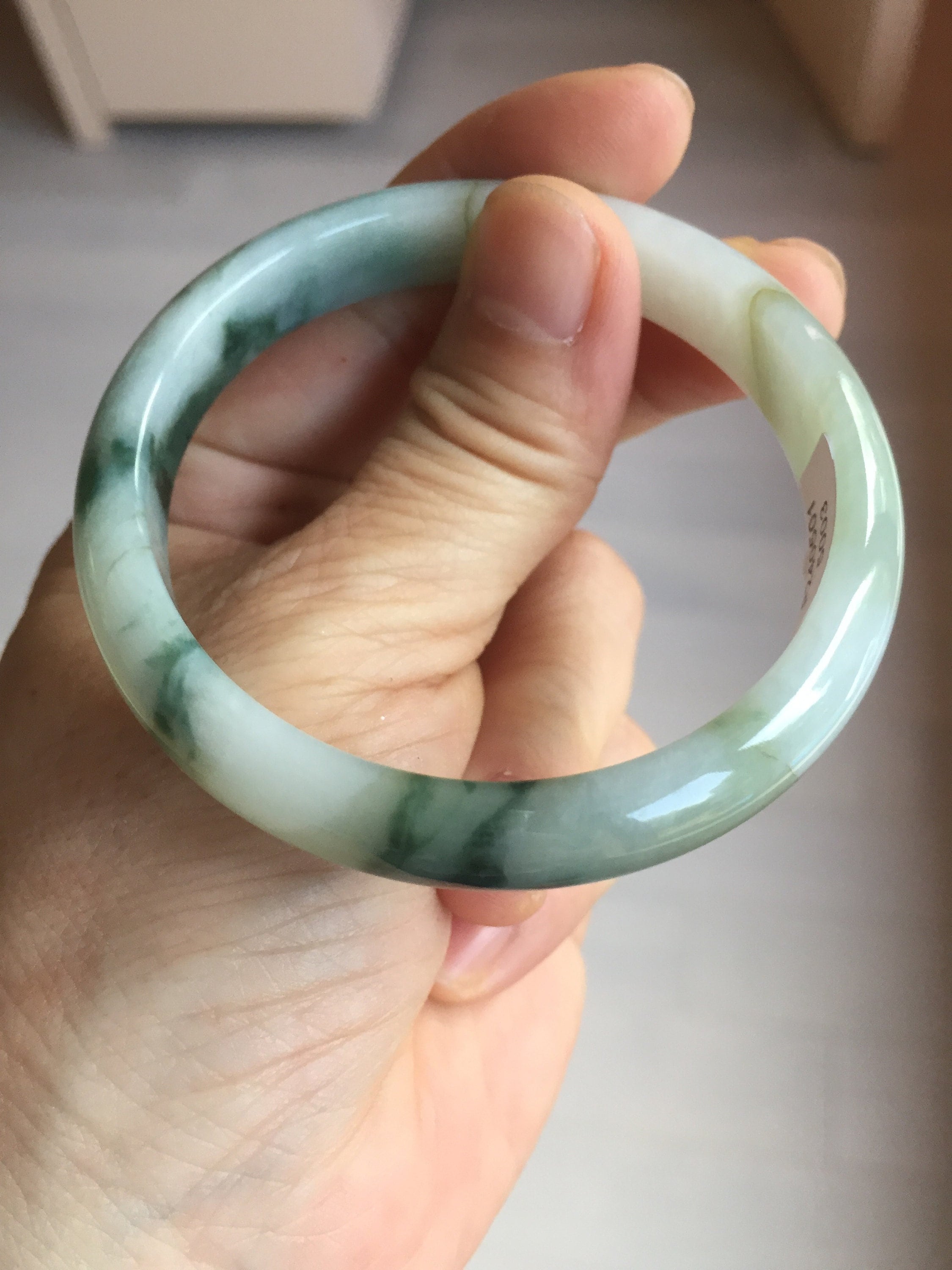 53.6 mm 認定天然 100% 天然 タイプ A ライトグリーン/ホワイトに 