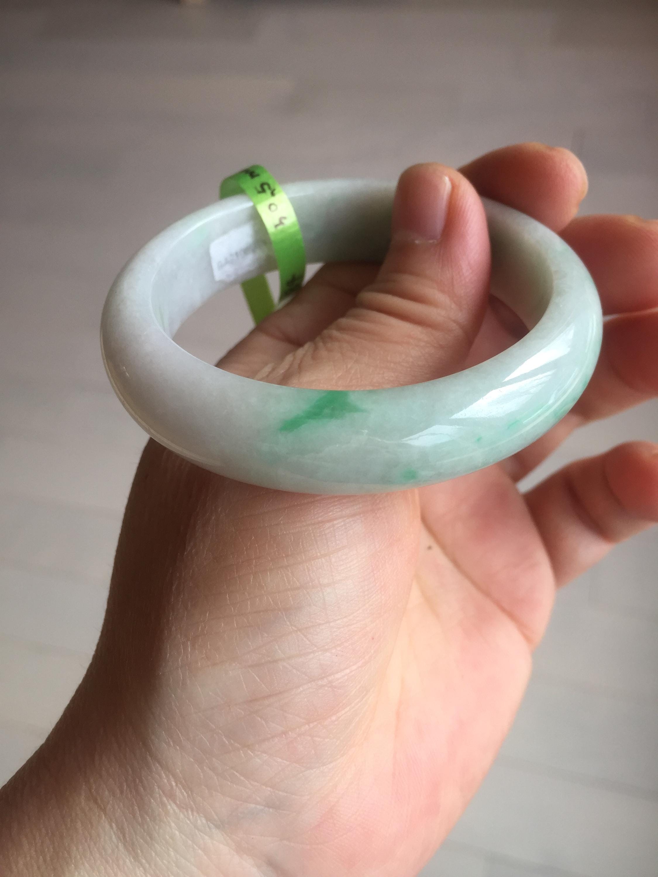 本翡翠、純天然A貨楕円型バングル　〜50 50mm 100%天然タイプA 鮮やかな緑/紫色の楕円形翡翠バングル E51-1084