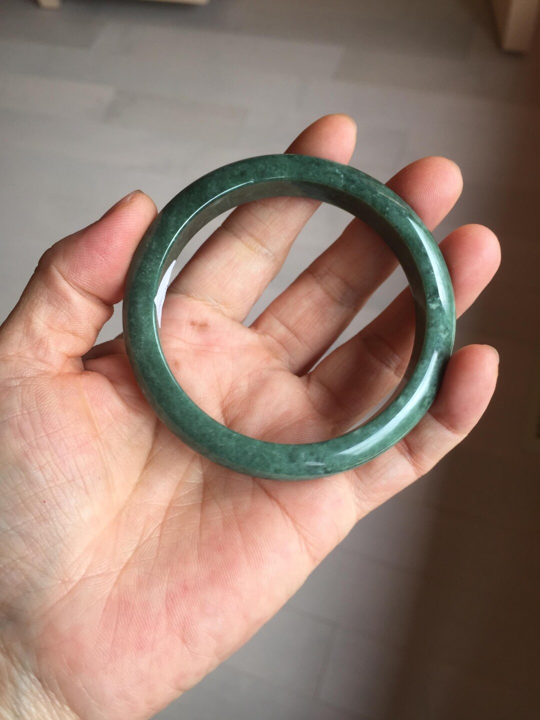 翡翠円型ハングル 楽天市場】グアテマラ産 翡翠 ヒスイ jade バングル グリーンbangle