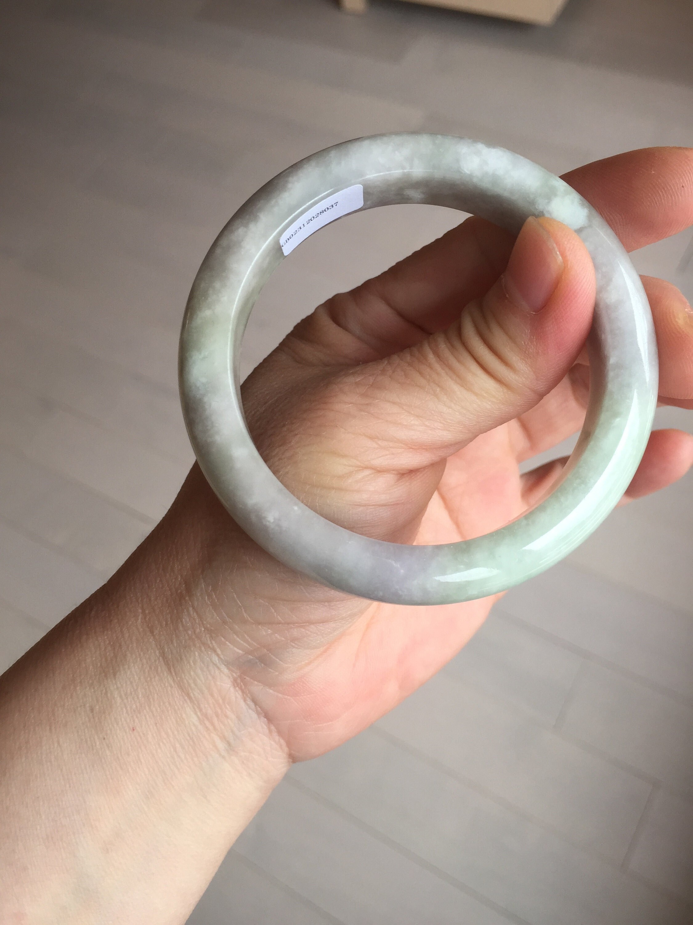 56.7 mm 100%天然タイプA 緑/白/紫翡翠バングル BM47-8037（証明