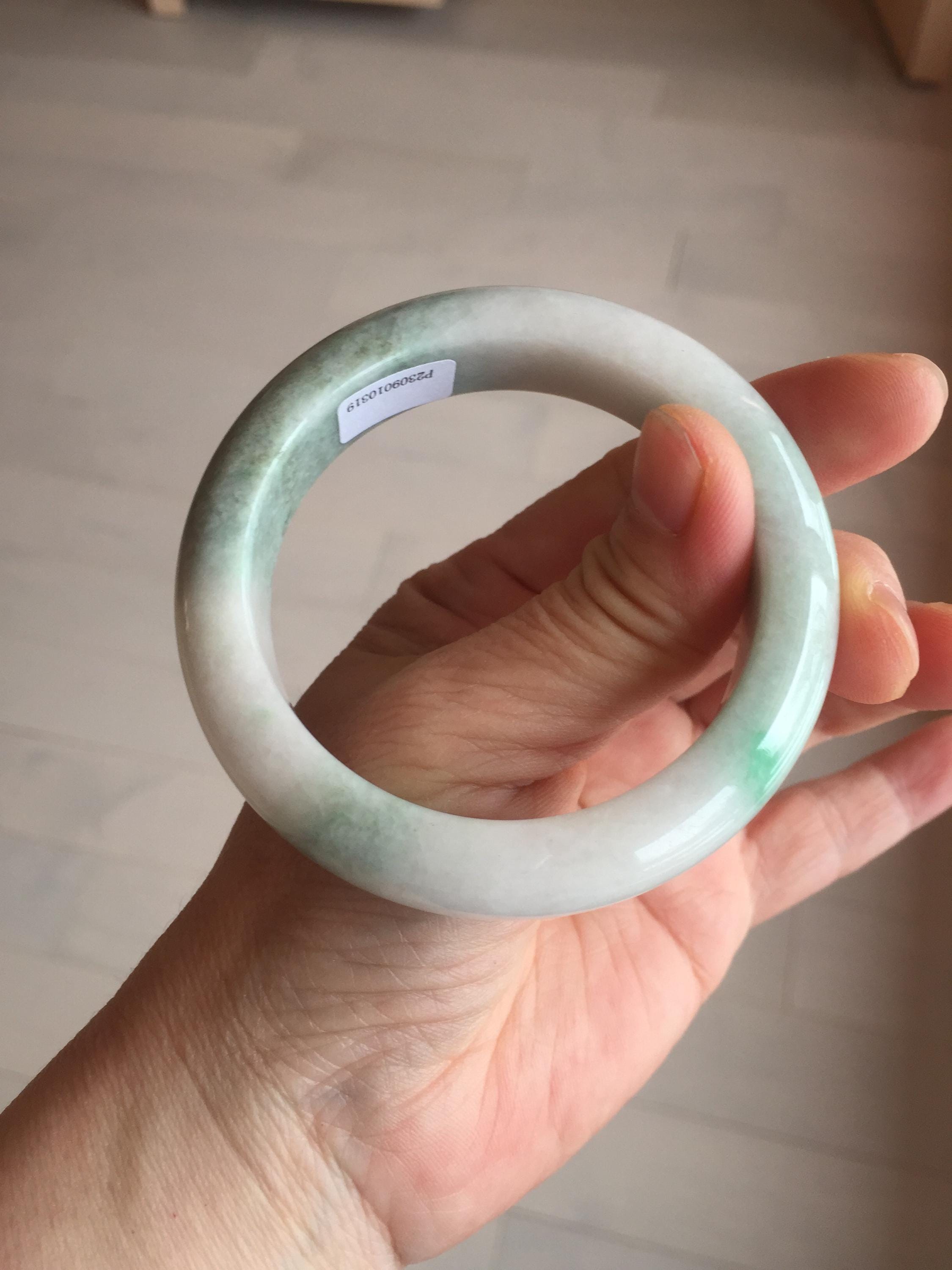 54.5 mm 認定 100% 天然 タイプ A サニーグリーン/ホワイト チャビー