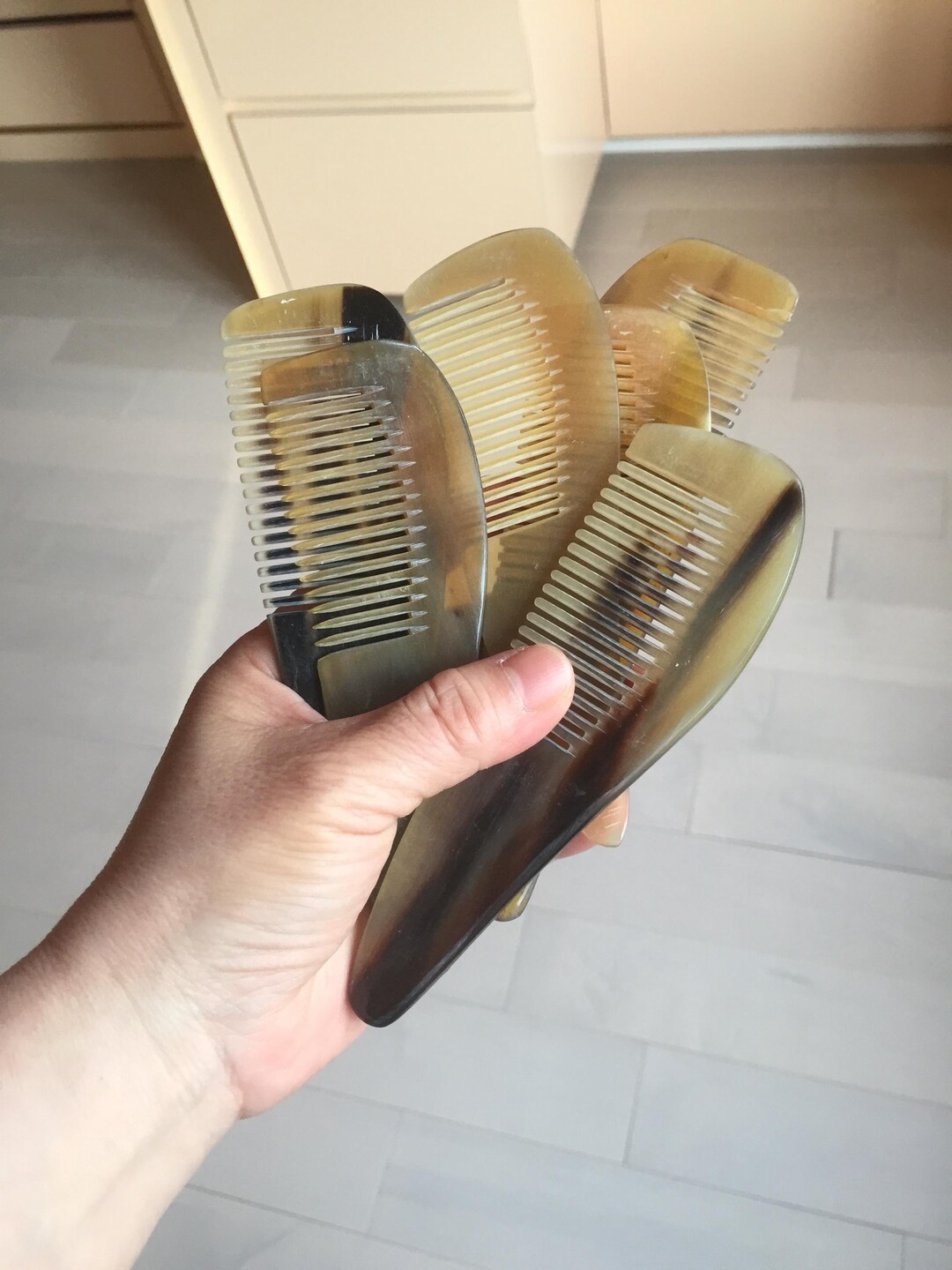 12.5x4cm 100% Natural Black Brown Yellow Buffalo Horn Rake Comb With ...