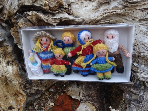 tiny knitted dolls
