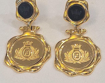 Vintage Fendi örhängen med clips: Etsat svart glas och förgylld mässing
