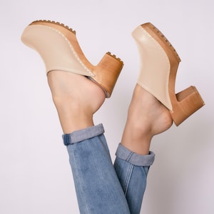 Beige leather clogs,Clogs women,Swedish clogs,Heel shoes,Heel women clogs,Women clogs,Leather women sandals,Summer women shoes,Leather mules