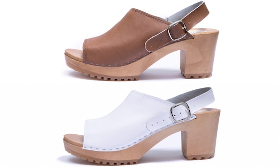 womens summer clogs