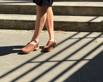 Sandal Clogs,Low Heel Clogs,Women Clogs,Closed Toes Clogs, Handmade Clogs,Mules clogs,Navona Clogs, Zoya