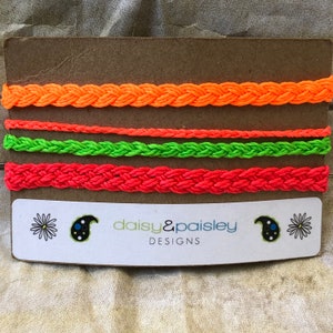 Neon Stack, Wachsschnur Armband oder Fußkettchen Stack, Freundschaftsarmband, String Armband oder Fußkettchen, wasserfest, Linhastia Cord