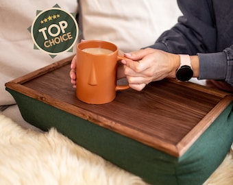 NOGAL - Tamaño L / Bandeja para portátil Bandeja para regazo Escritorio para regazo Mesa para portátil para cama Bandeja ergonómica de madera Bandeja para manzana Soporte para portátil Bandeja de cama Almohada para portátil