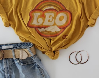Retro jaren 70 T-shirt met sterrenbeeld Leeuw: astrologiecadeau