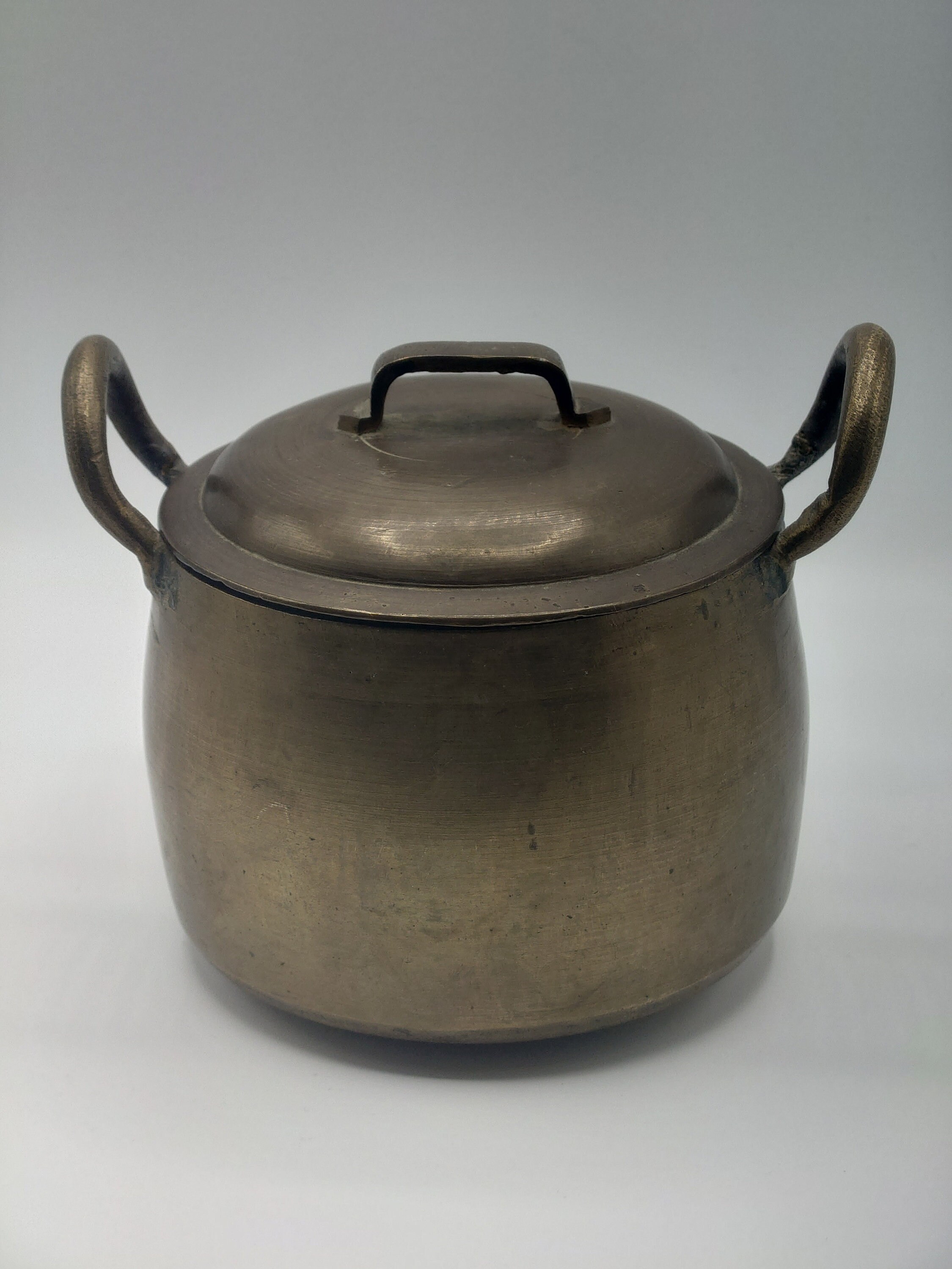 vintage old Cast Iron Kettle Pot - 3 gallon boiler kettle & tap T. HOLCROFT