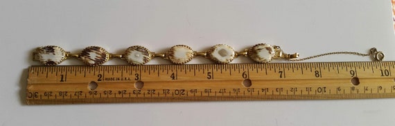 7" Gold tone shell bracelet - image 4