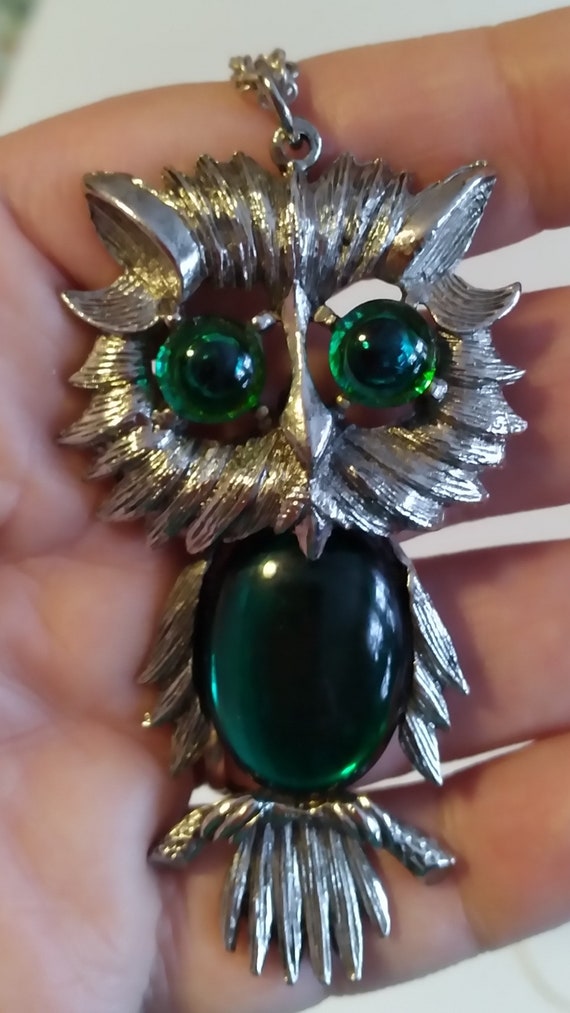 Green glass owl pendant and chain