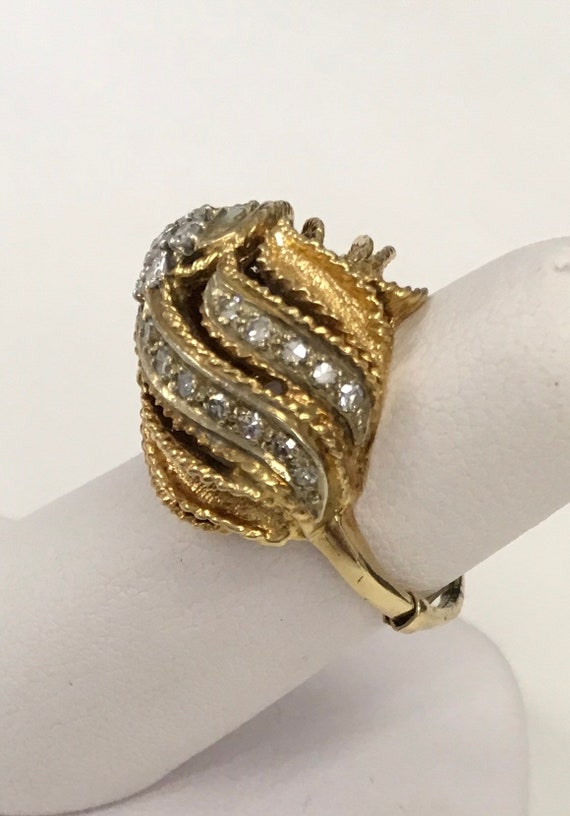 Dome ring with leaf pattern - image 2