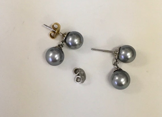 Grey pearl drop earrings - image 2