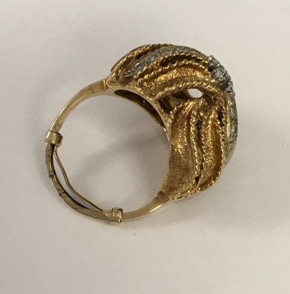 Dome ring with leaf pattern - image 3