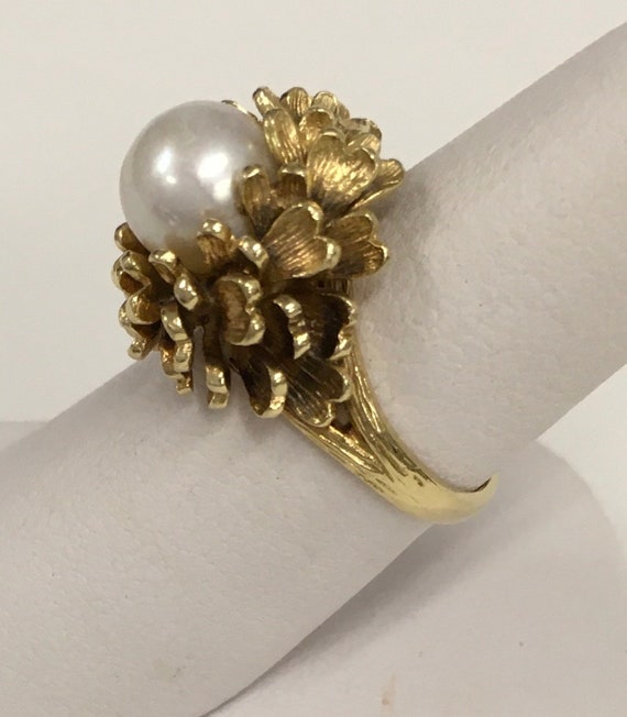 Pearl and 18 kt yellow gold dome ring - image 3