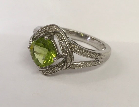 Peridot ring in sterling silver - image 5