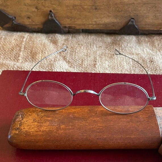 Antique collectible eyewear glasss - image 3