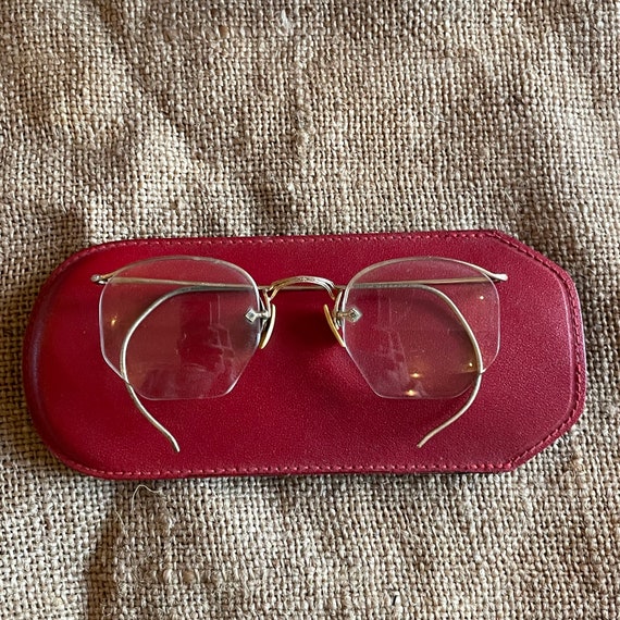 Antique collectible eyewear glasses