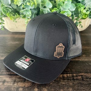 Disc Golf  Hat – Snapback Trucker Cap – Pressed  with Disc Golf Basket Design – Golf Gift