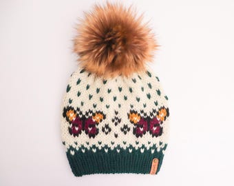 VERSANDFERTIG | Strickmütze | Farfalla Mütze | Kunstpelz Pom | Erwachsenengröße | Handgefertigtes Geschenk | Weihnachtsgeschenk | Urlaub Geschenk | Grün & Natürlich