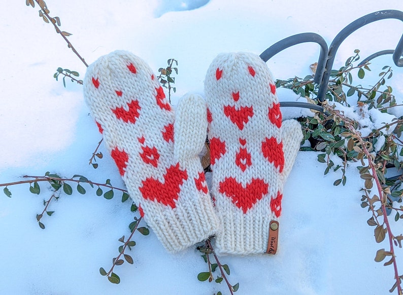 READY TO SHIP Knit MIttens Light weight MIttens Adult Size Handmade Gift Medium size Valentine's Gift Red image 4