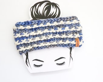 VERSANDFERTIG | Luxus Strickstirnband | Ohrwärmer | Perlenknoten Stirnband | 100% Merinowolle | Erwachsenengröße | Handgefertigtes Geschenk | Natürlich & Blau