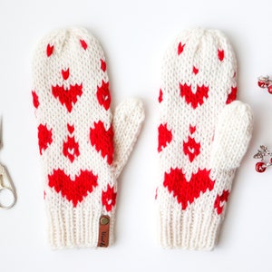 READY TO SHIP Knit MIttens Light weight MIttens Adult Size Handmade Gift Medium size Valentine's Gift Red image 3