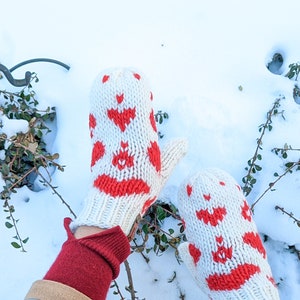 READY TO SHIP Knit MIttens Light weight MIttens Adult Size Handmade Gift Medium size Valentine's Gift Red image 5